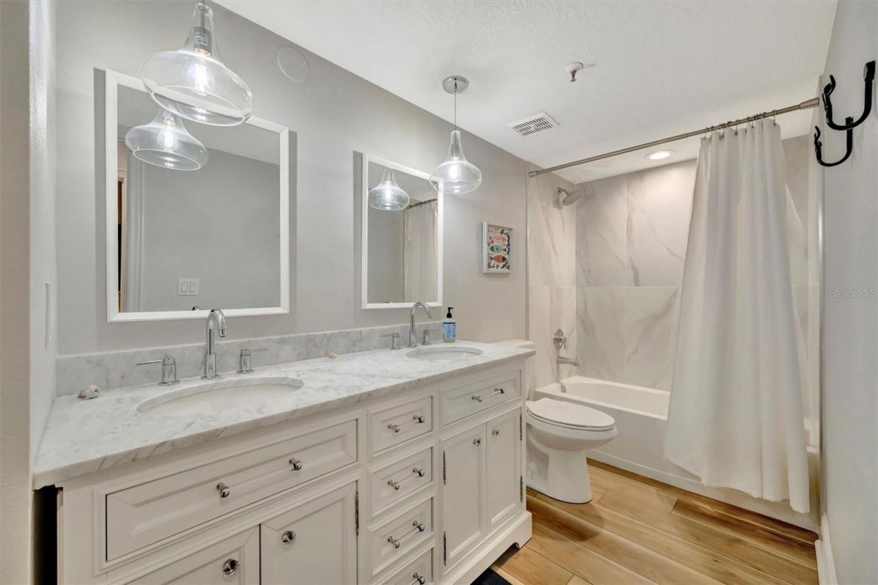 1582 Gulf Boulevard, Unit 1507, Clearwater Beach, FL 33767 Photo