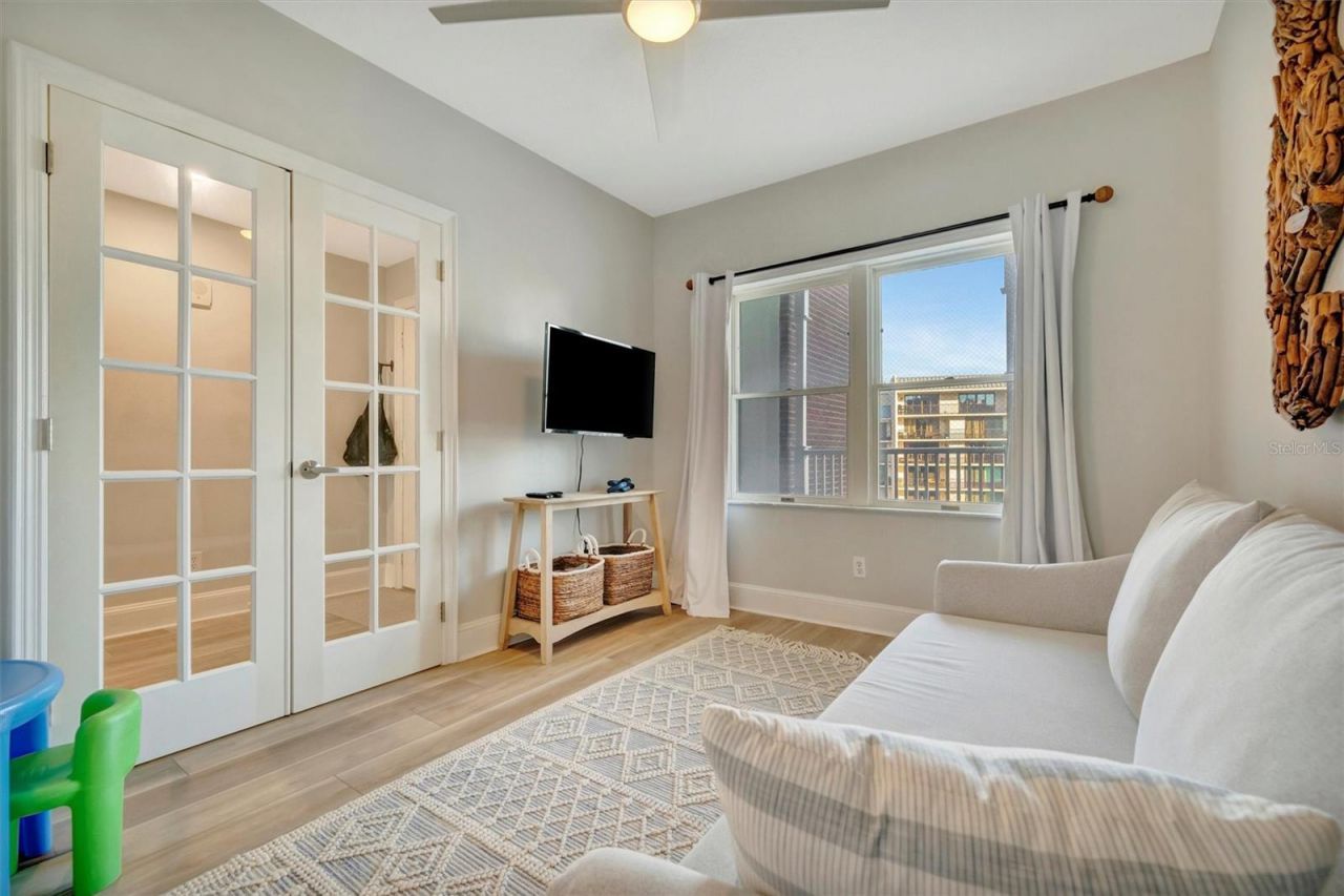 1582 Gulf Boulevard, Unit 1507, Clearwater Beach, FL 33767 Photo