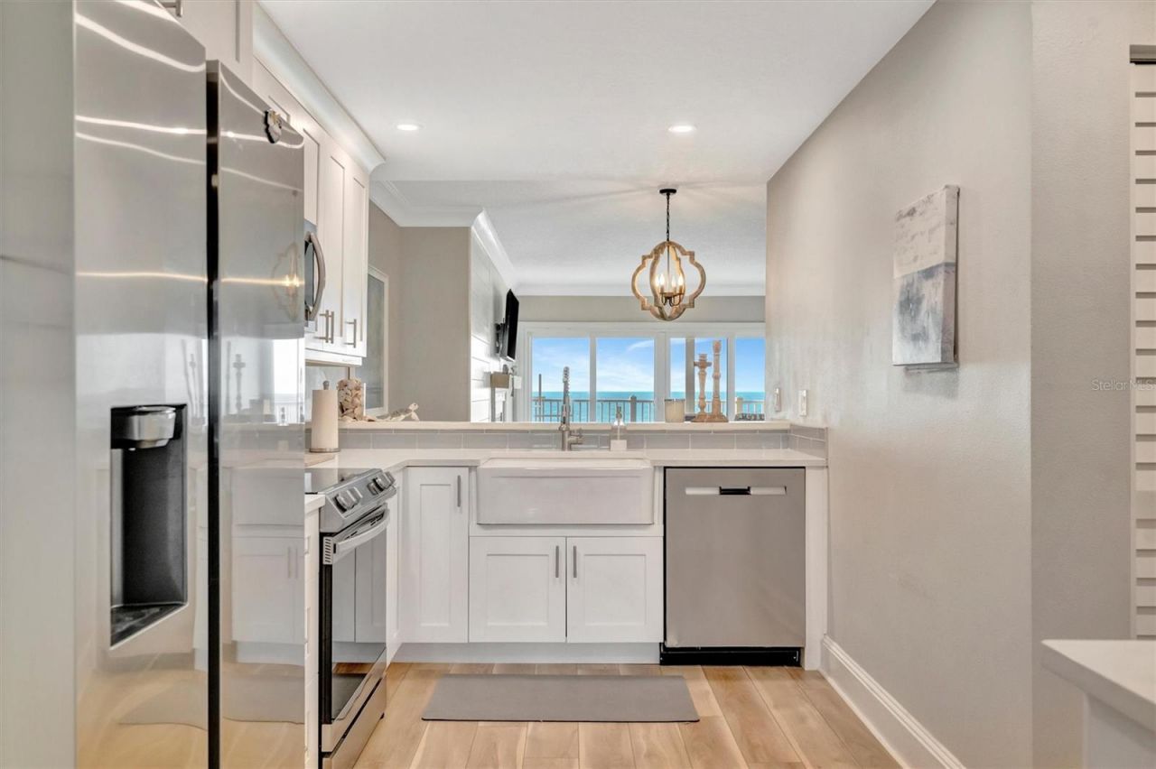 1582 Gulf Boulevard, Unit 1507, Clearwater Beach, FL 33767 Photo