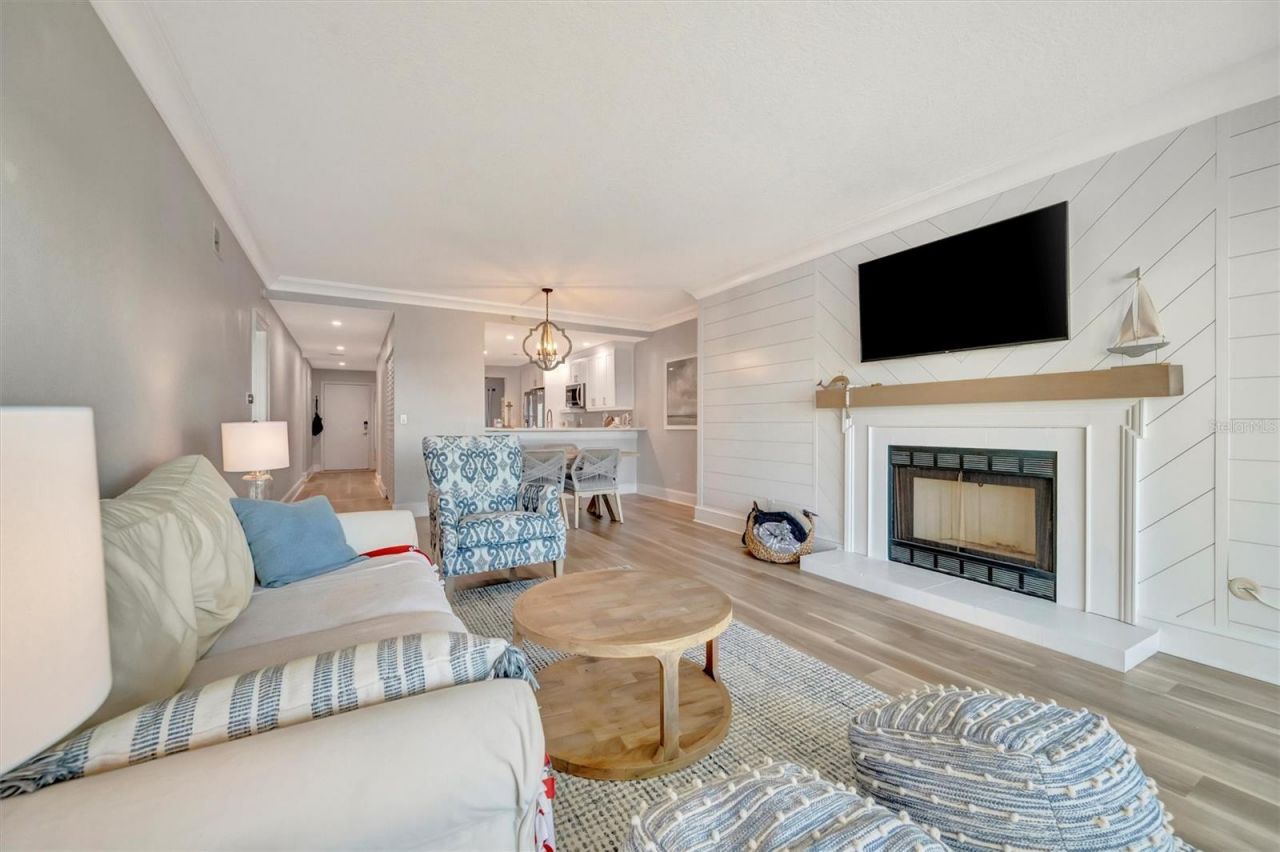 1582 Gulf Boulevard, Unit 1507, Clearwater Beach, FL 33767 Photo