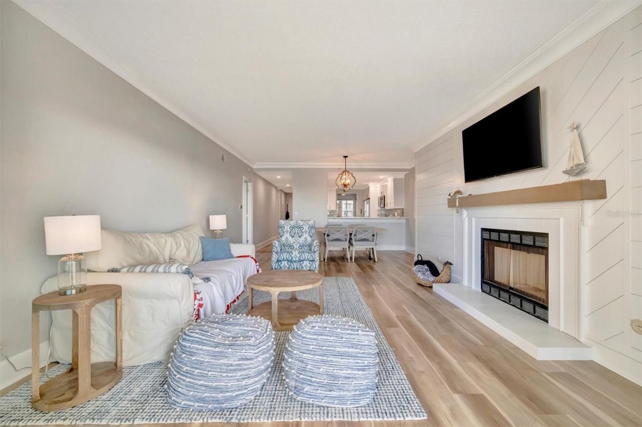 1582 Gulf Boulevard, Unit 1507, Clearwater Beach, FL 33767 Photo