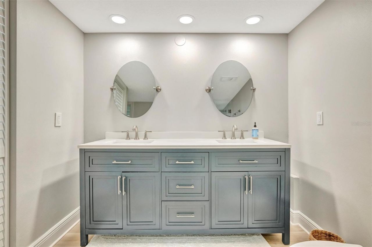 1582 Gulf Boulevard, Unit 1507, Clearwater Beach, FL 33767 Photo