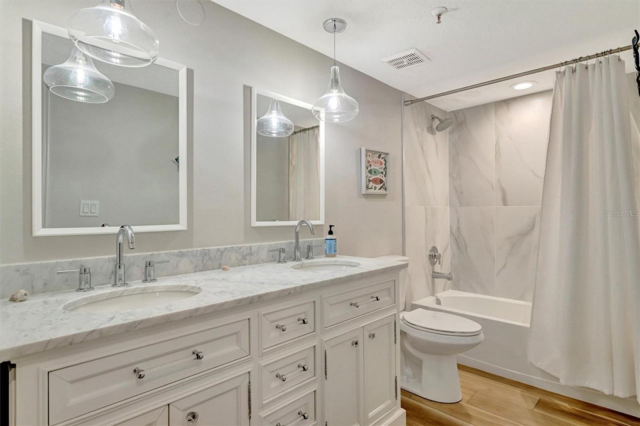 1582 Gulf Boulevard, Unit 1507, Clearwater Beach, FL 33767 Photo