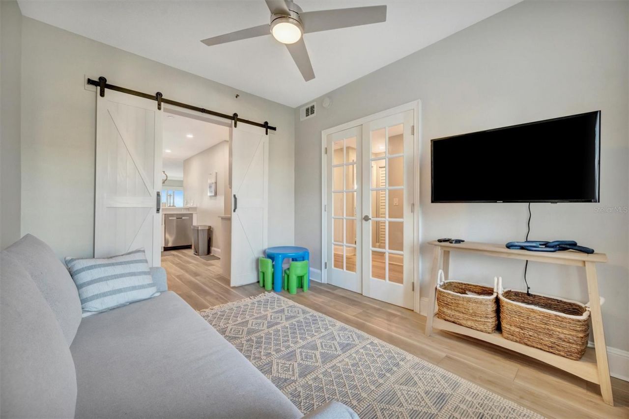 1582 Gulf Boulevard, Unit 1507, Clearwater Beach, FL 33767 Photo