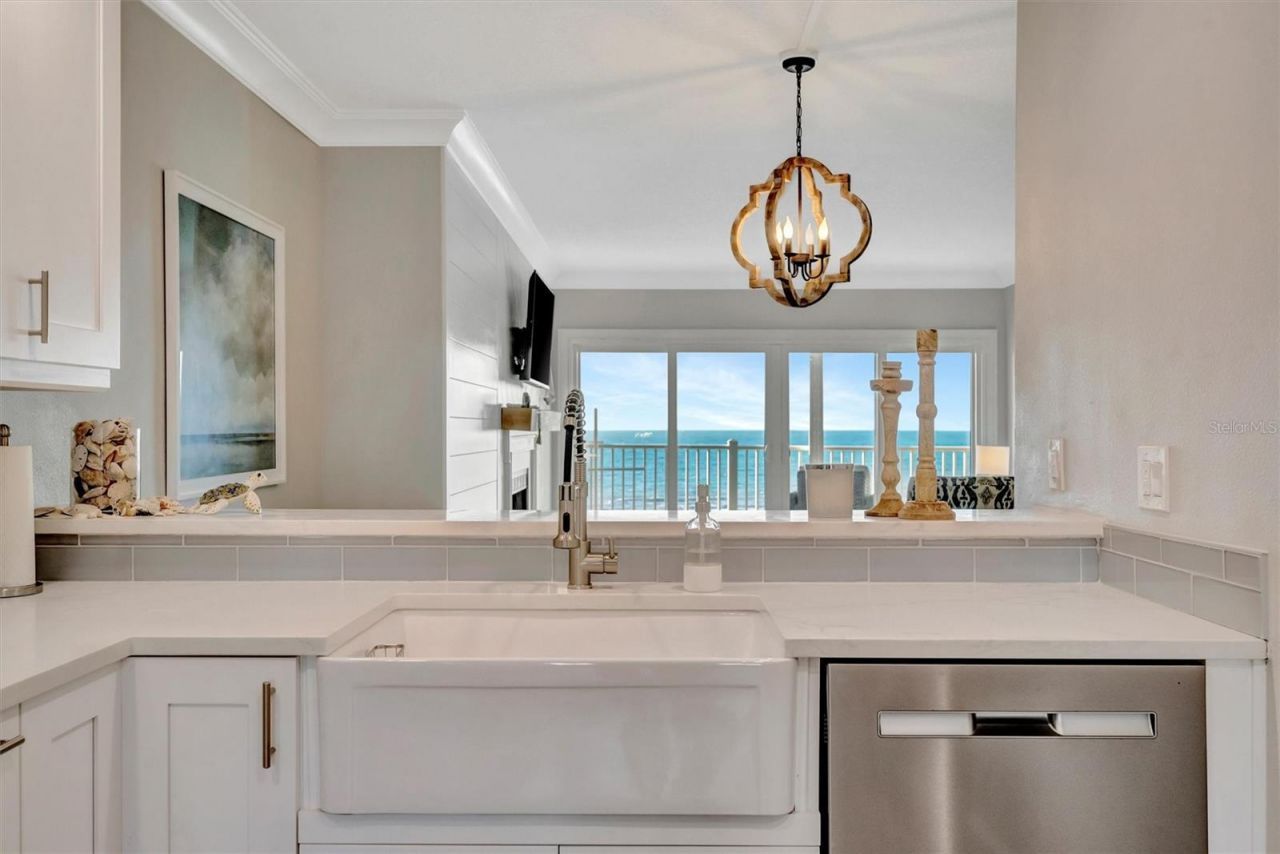 1582 Gulf Boulevard, Unit 1507, Clearwater Beach, FL 33767 Photo