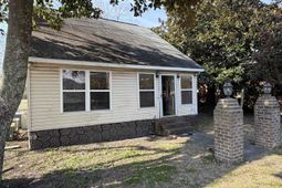 604 Henry St. photo 4