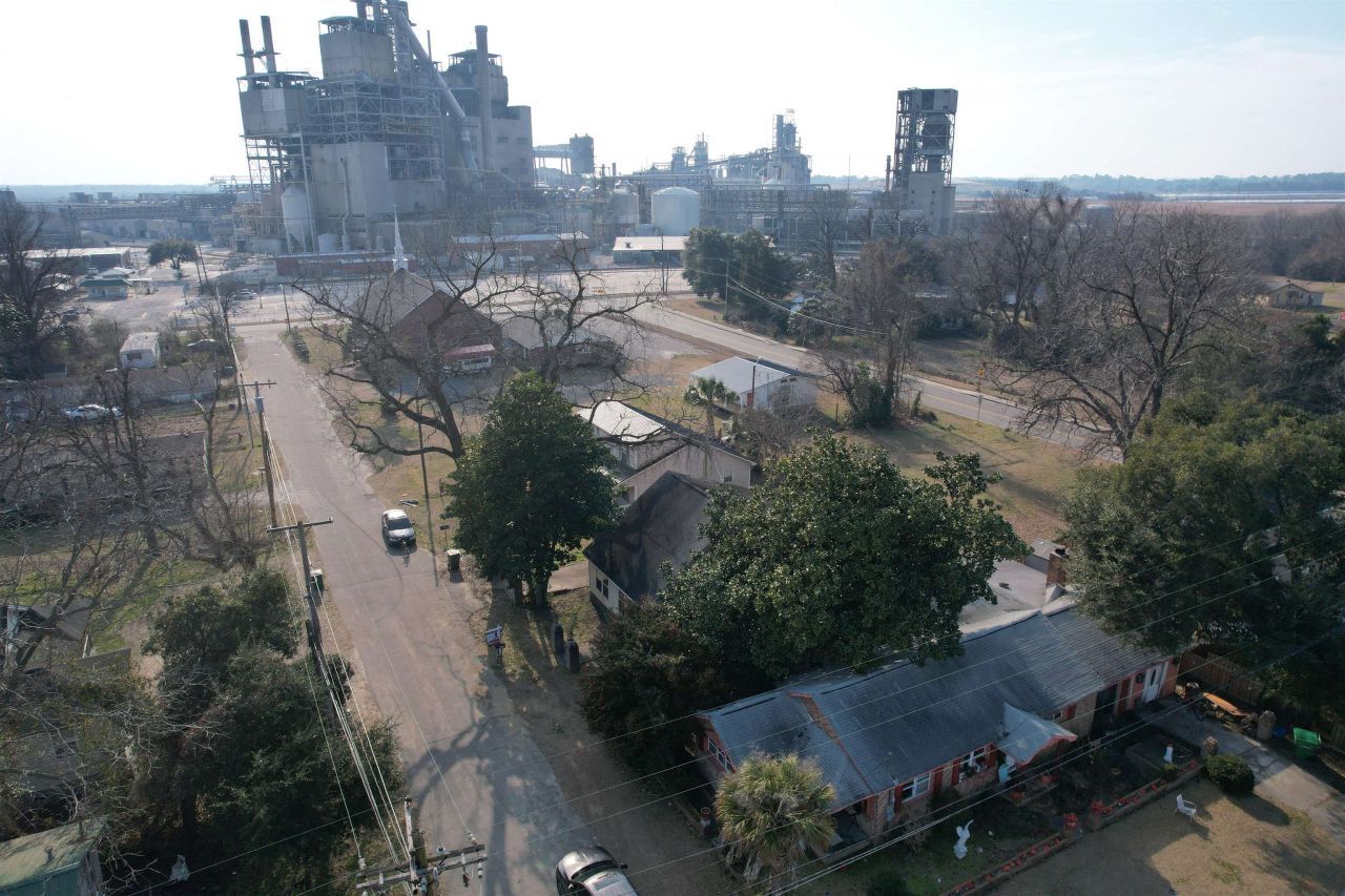 604 Henry St. Photo 32