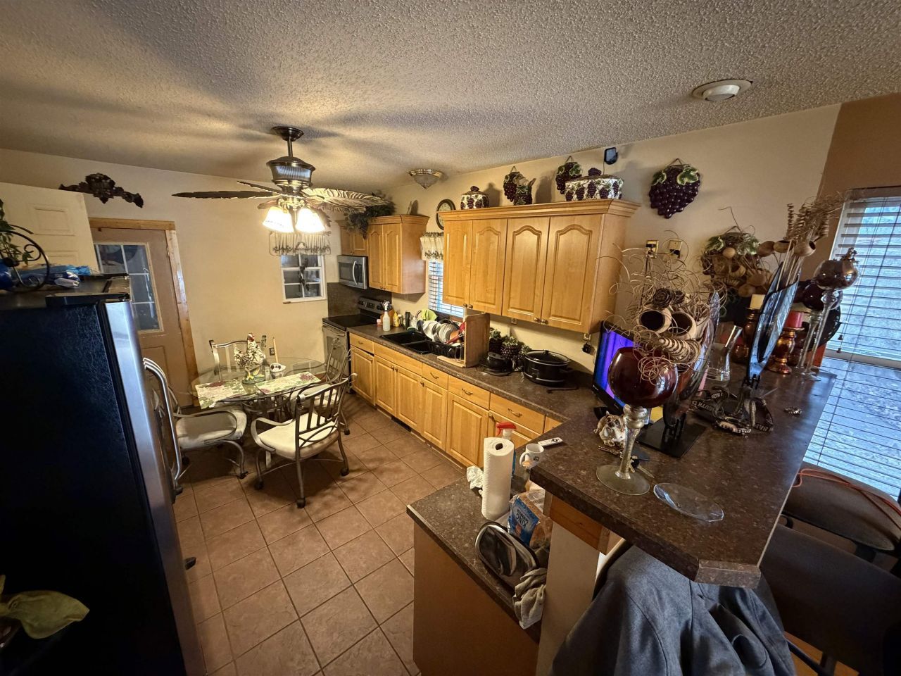 604 Henry St. Photo 4