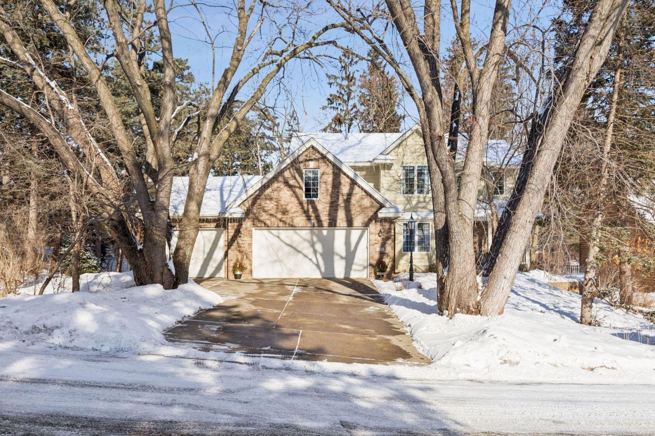 705 Valley View Court, Shoreview, MN 55126 Main Photo