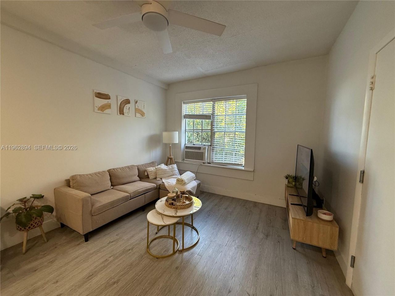 842 Meridian Ave, Unit 3H, Miami Beach, FL 33139 Photo