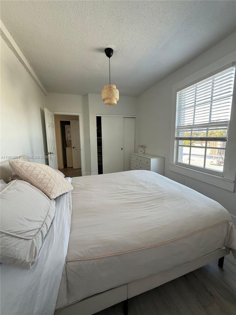 842 Meridian Ave, Unit 3H, Miami Beach, FL 33139 Photo