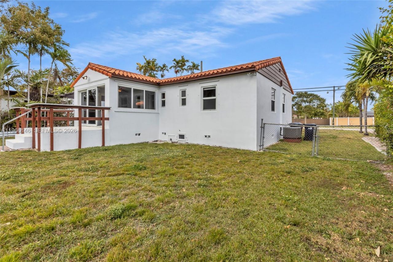 392 Payne Dr, Miami Springs, FL 33166 Photo