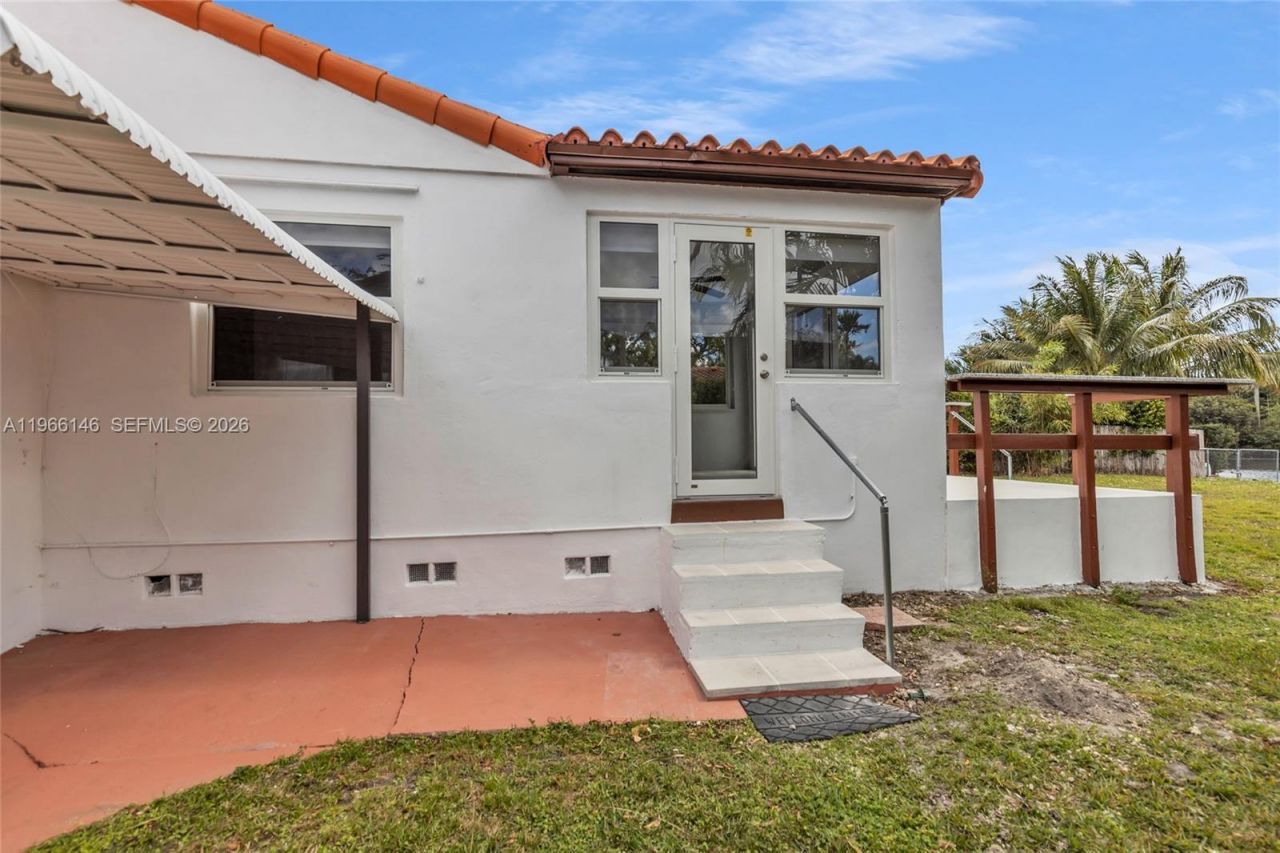 392 Payne Dr, Miami Springs, FL 33166 Photo