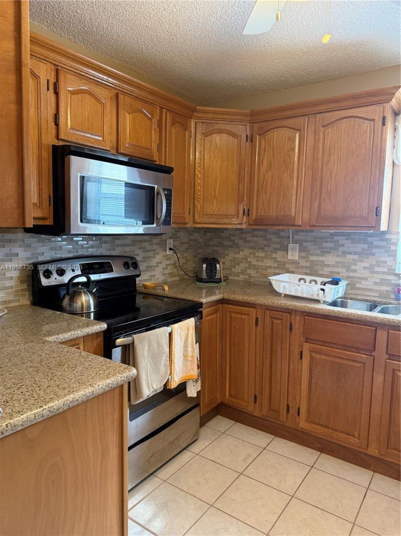 326 Ocean Dr , Unit 4, Miami Beach, FL 33139 Photo