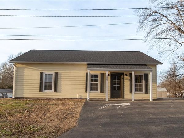 305 Cape Road , Bloomfield, MO 63825