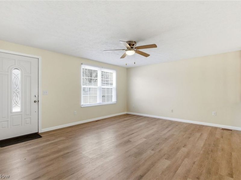 173 Chapel Hill Drive NW, Warren, OH 44483 Photo 2