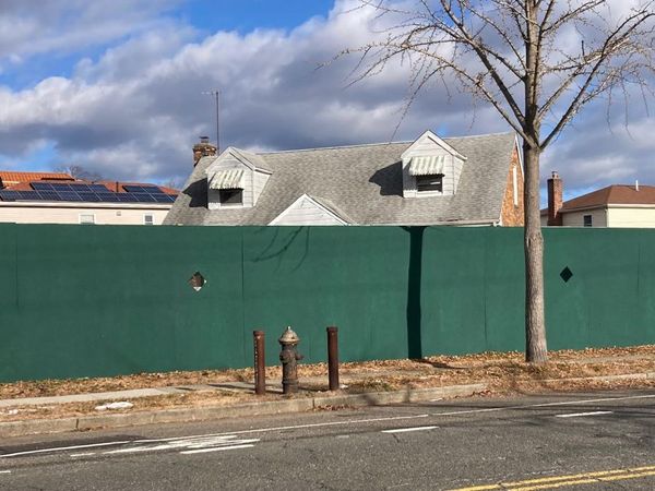 26401 82nd Avenue , Glen Oaks, NY 11004