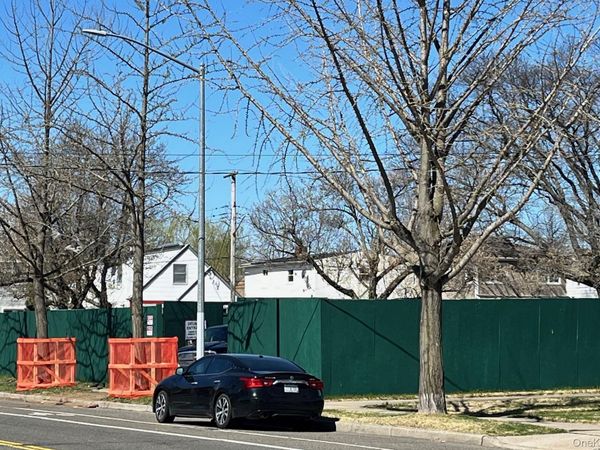 26401 82nd Avenue, Glen Oaks, NY 11004