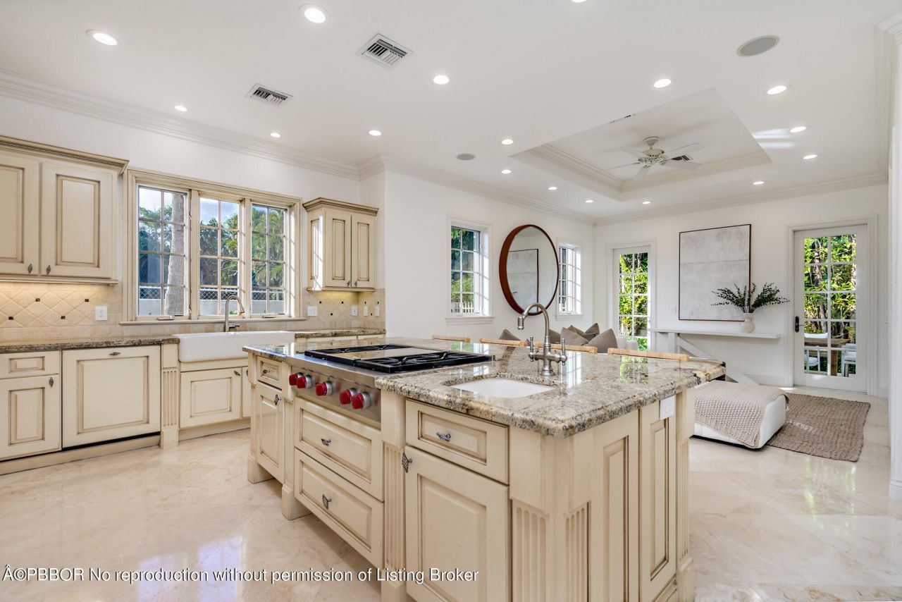 233 El Pueblo Way, Palm Beach, FL 33480 Photo