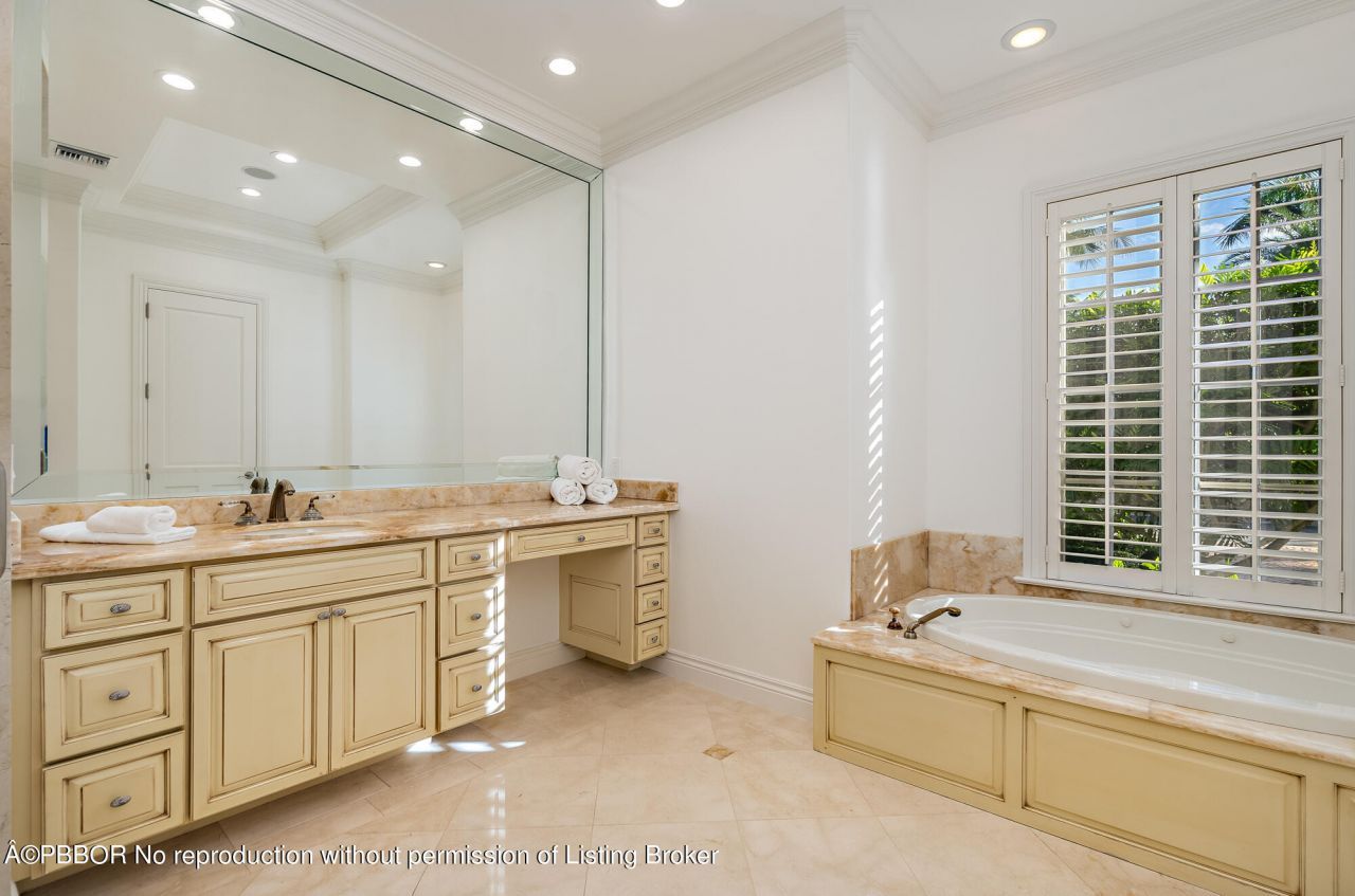 233 El Pueblo Way, Palm Beach, FL 33480 Photo