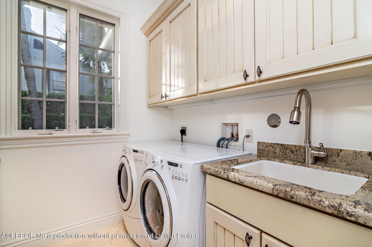 233 El Pueblo Way, Palm Beach, FL 33480 Photo