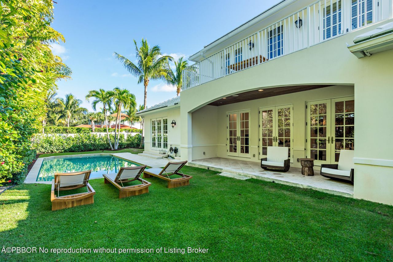 233 El Pueblo Way, Palm Beach, FL 33480 Photo