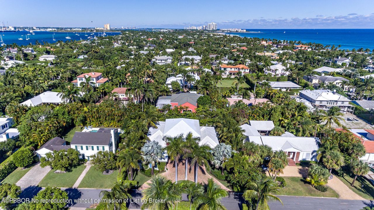 233 El Pueblo Way, Palm Beach, FL 33480 Photo