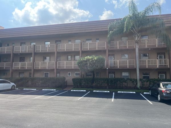 9800 Sunrise Lakes Boulevard, Unit 109, Sunrise, FL 33322
