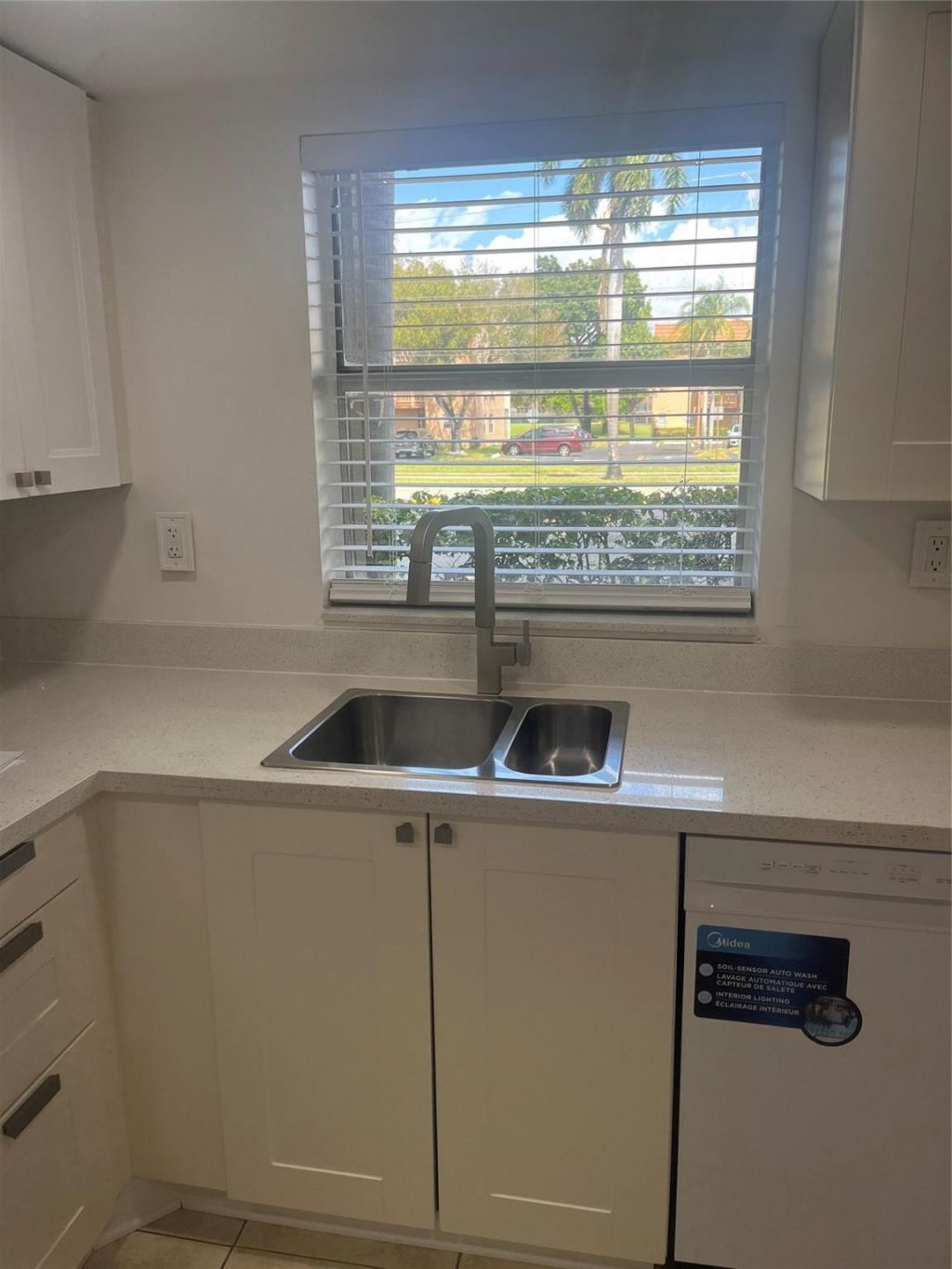9800 Sunrise Lakes Boulevard, Unit 109, Sunrise, FL 33322 Photo