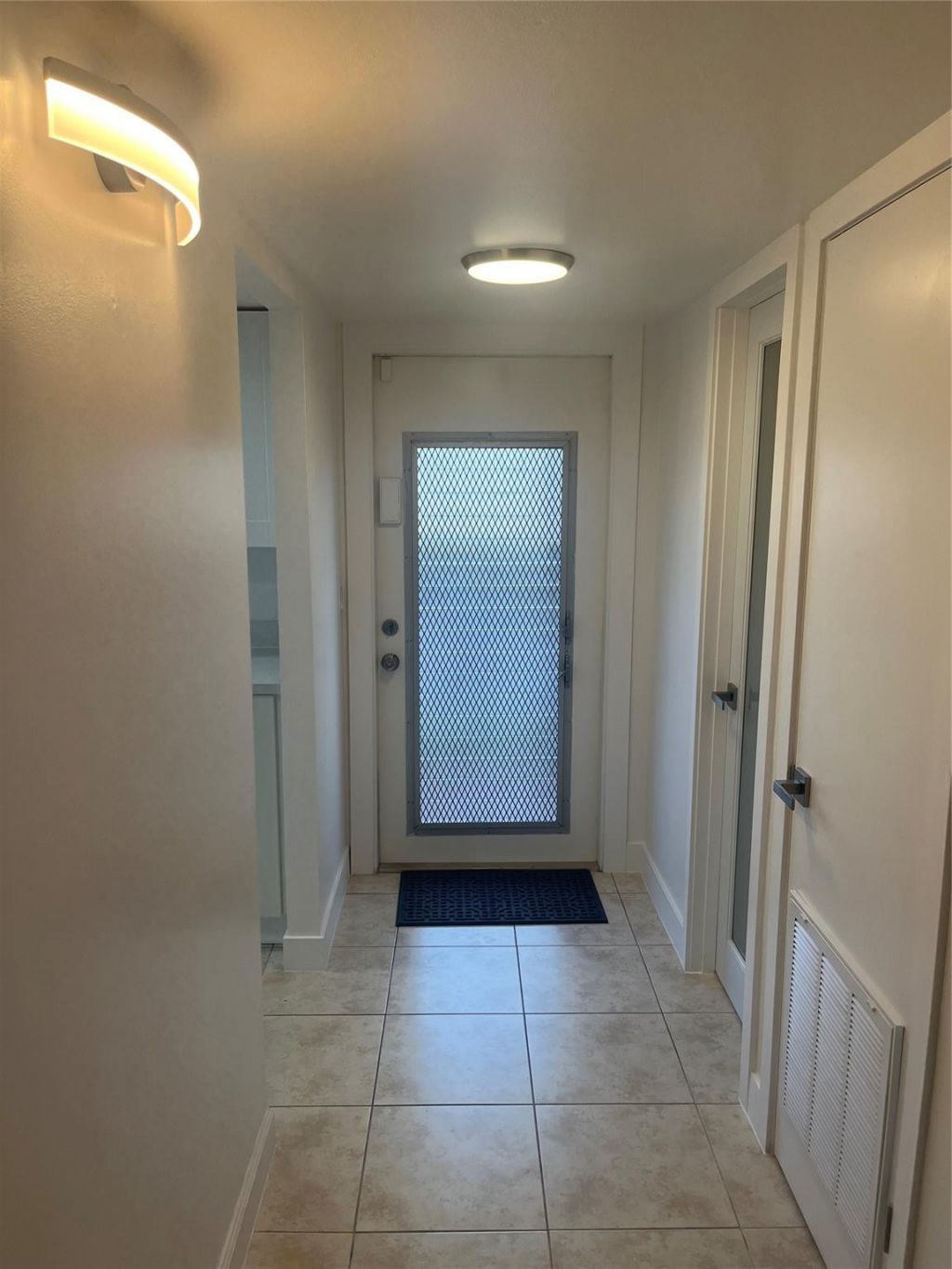 9800 Sunrise Lakes Boulevard, Unit 109, Sunrise, FL 33322 Photo