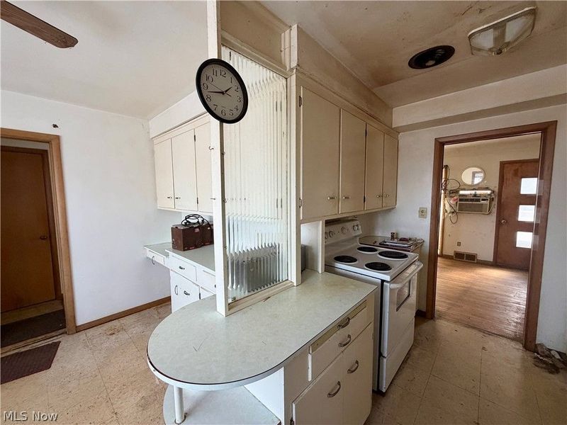 30447 Lorain Road, North Olmsted, OH 44070 Photo 17