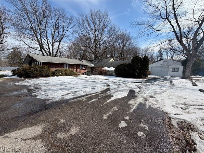 30447 Lorain Road, North Olmsted, OH 44070 Photo 2