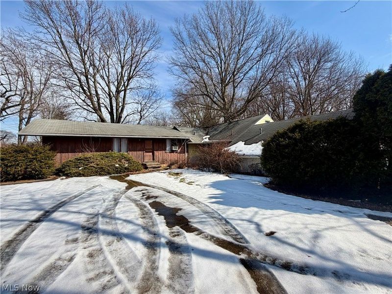 30447 Lorain Road, North Olmsted, OH 44070 Photo 3