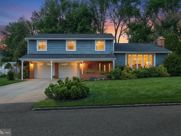 2415 WILDON DRIVE, YORK, PA 17403