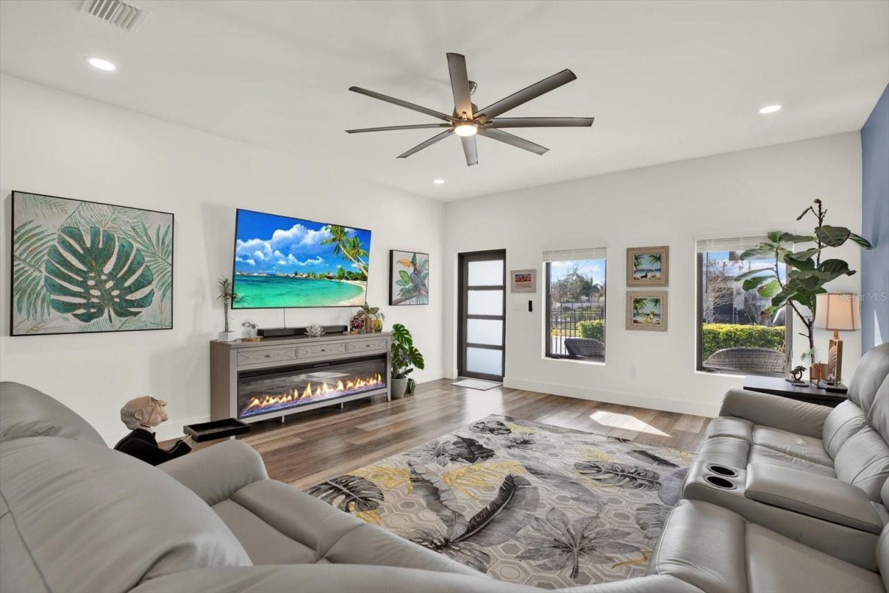 6203 64th Way N, Pinellas Park, FL 33781 Photo