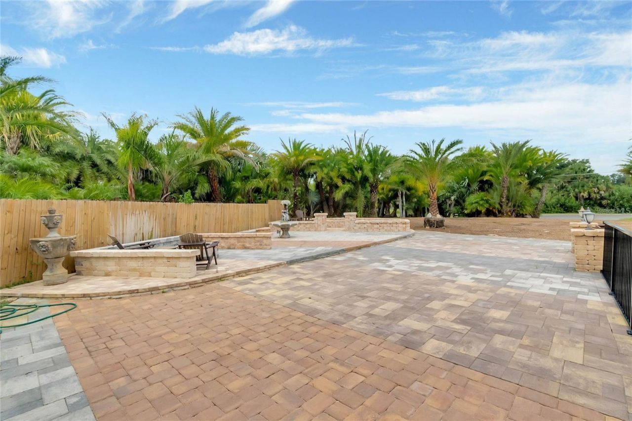 8440 County Road 48, Yalaha, FL 34797 Photo