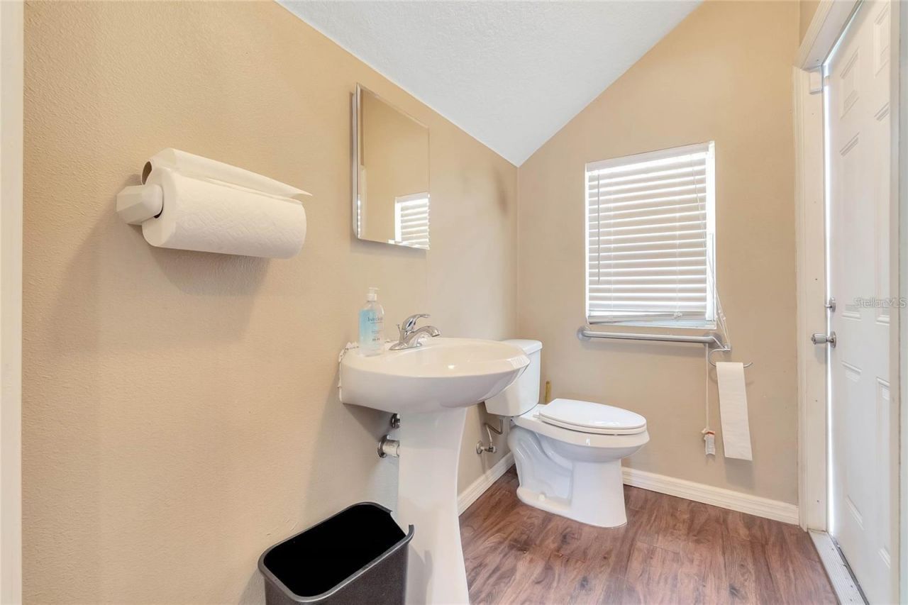 8440 County Road 48, Yalaha, FL 34797 Photo