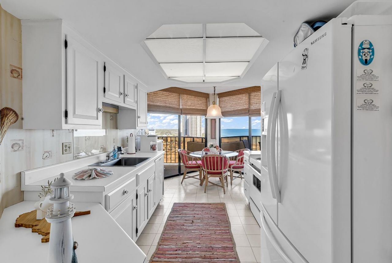 9650 Shore Dr. Photo 10