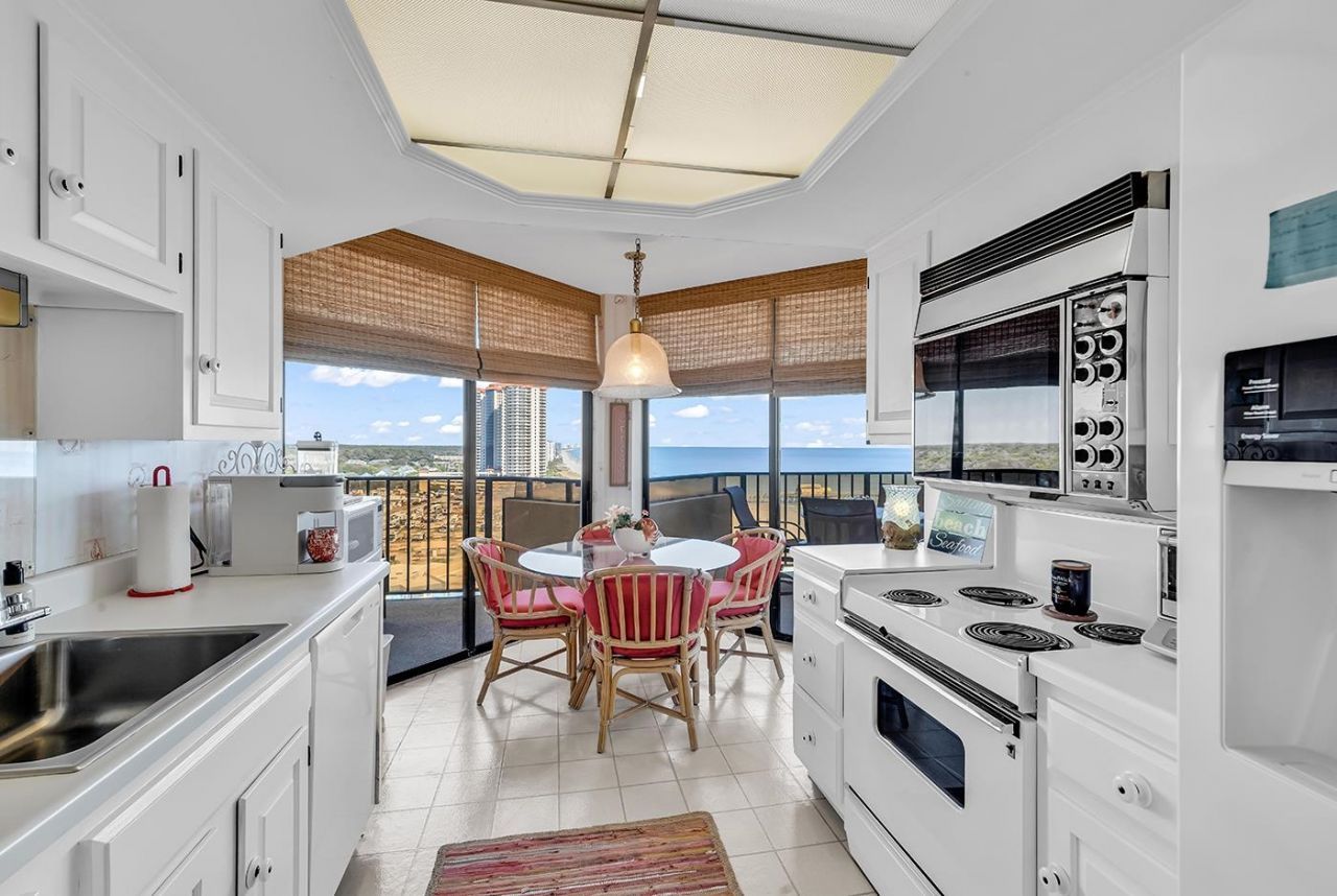 9650 Shore Dr. Photo 11