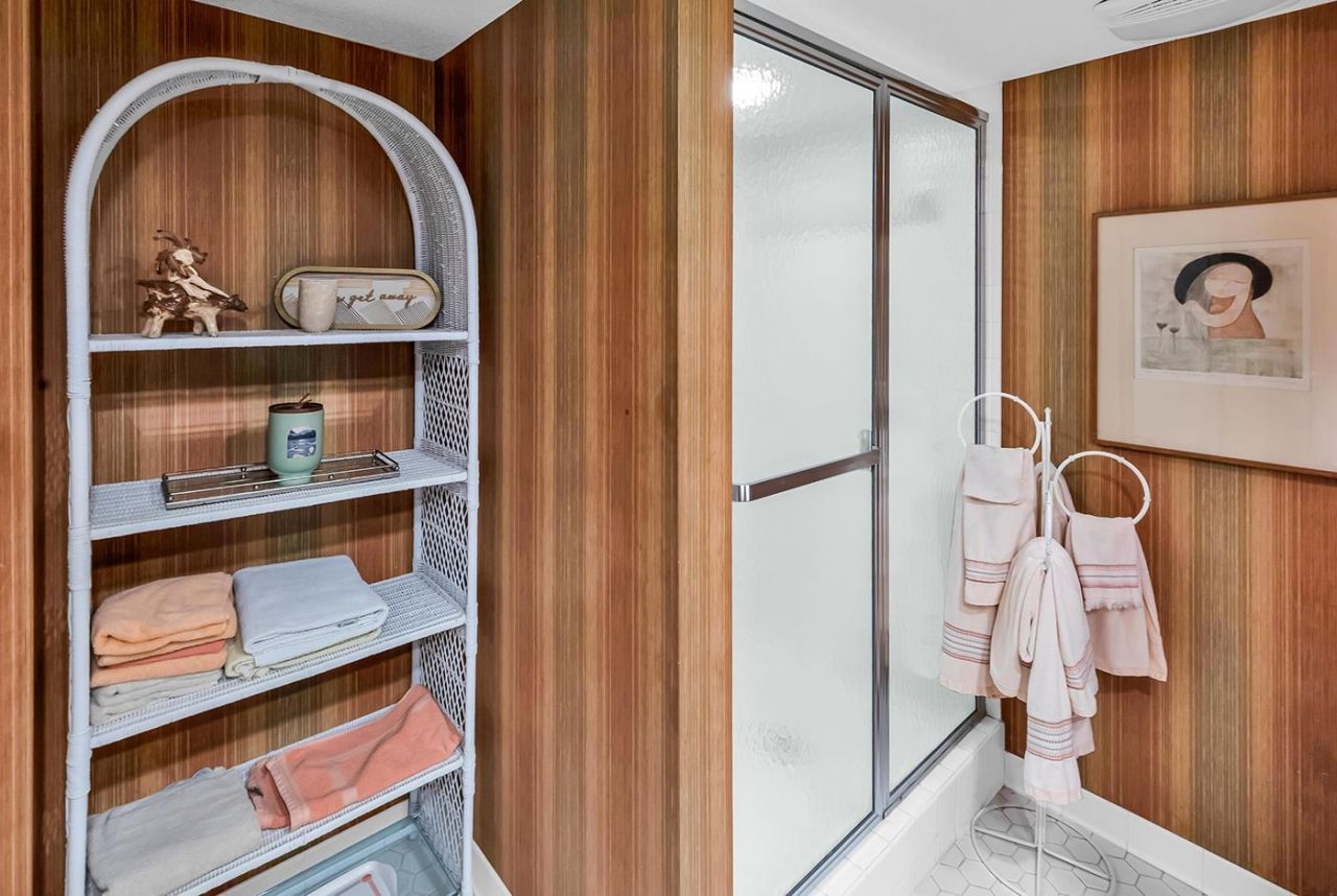 9650 Shore Dr. Photo 28