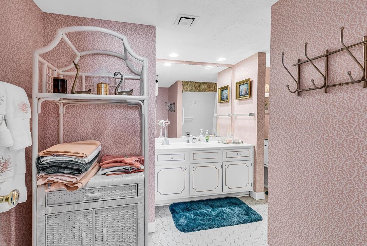 9650 Shore Dr. Photo 32