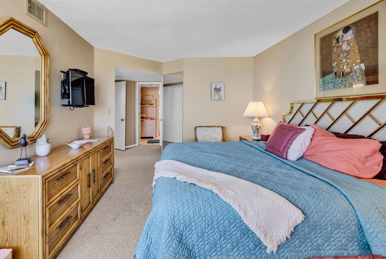 9650 Shore Dr. Photo 33