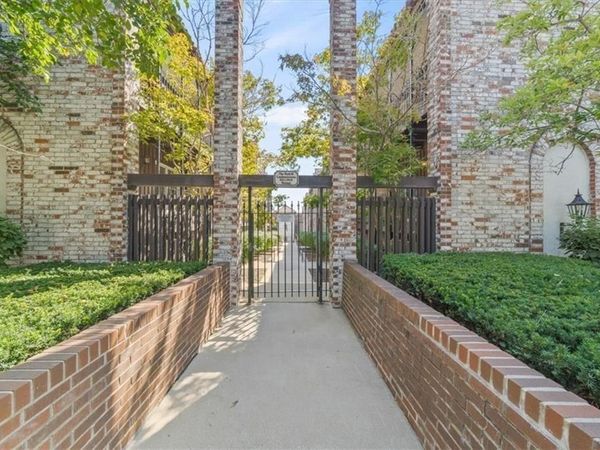 5015 Walnut Street, Unit A, Kansas City, MO 64112