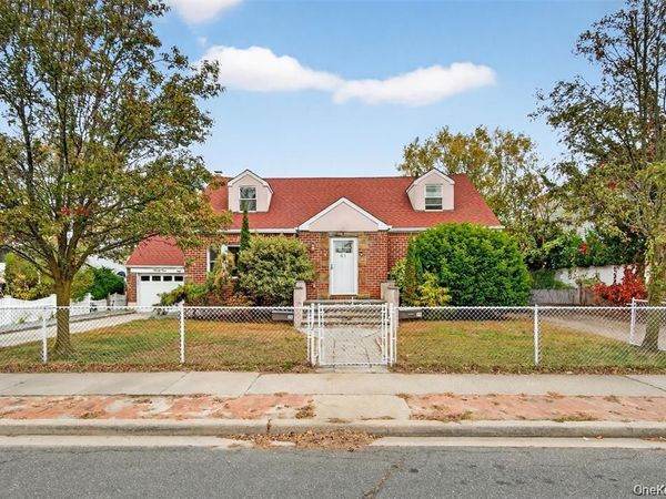 41 Ostend Road , Island Park, NY 11558