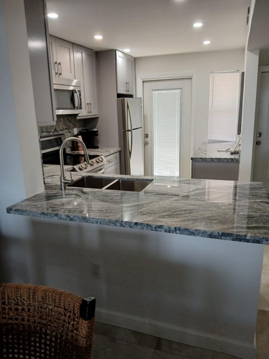 1893 S Ocean Drive, Unit 605, Hallandale Beach, FL 33009 Photo