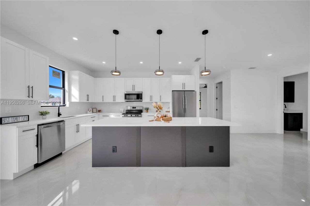 2913 46th St W, Lehigh Acres, FL 33971 Photo