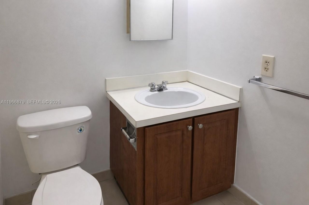 5821 Washington St, Unit 32, Hollywood, FL 33023 Photo