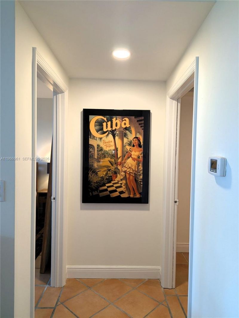 5161 Collins Ave, Unit 208, Miami Beach, FL 33140 Photo