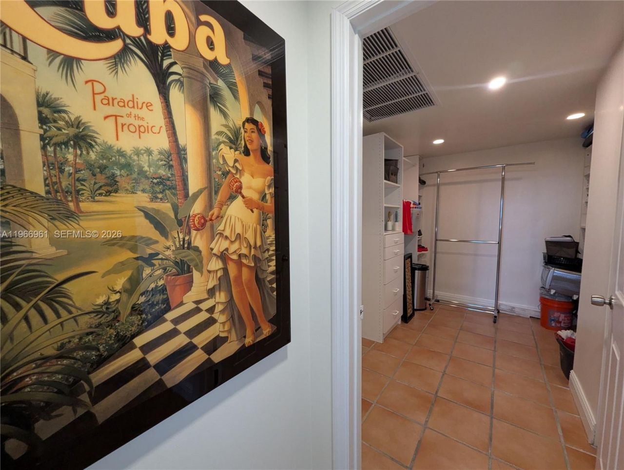 5161 Collins Ave, Unit 208, Miami Beach, FL 33140 Photo