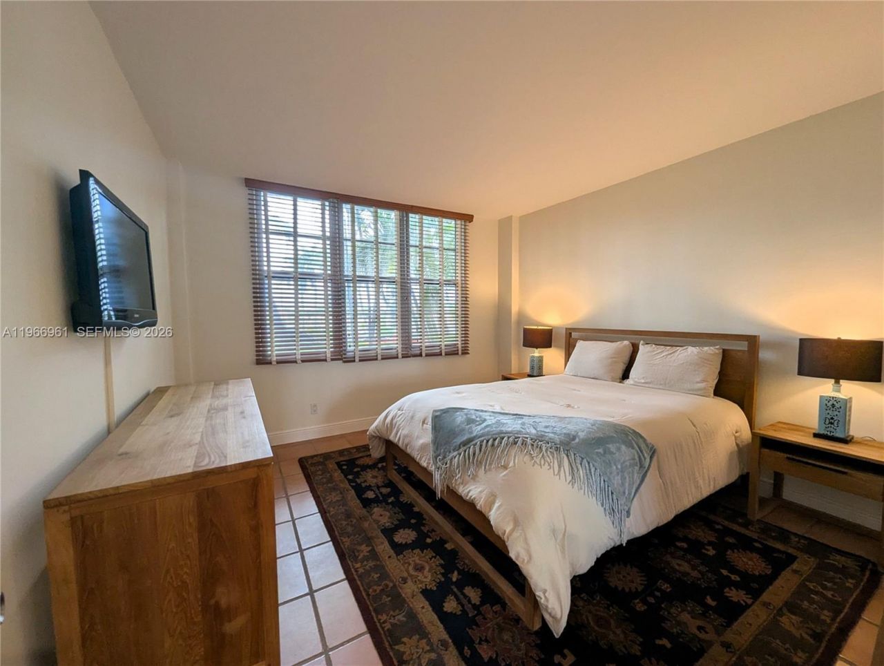 5161 Collins Ave, Unit 208, Miami Beach, FL 33140 Photo